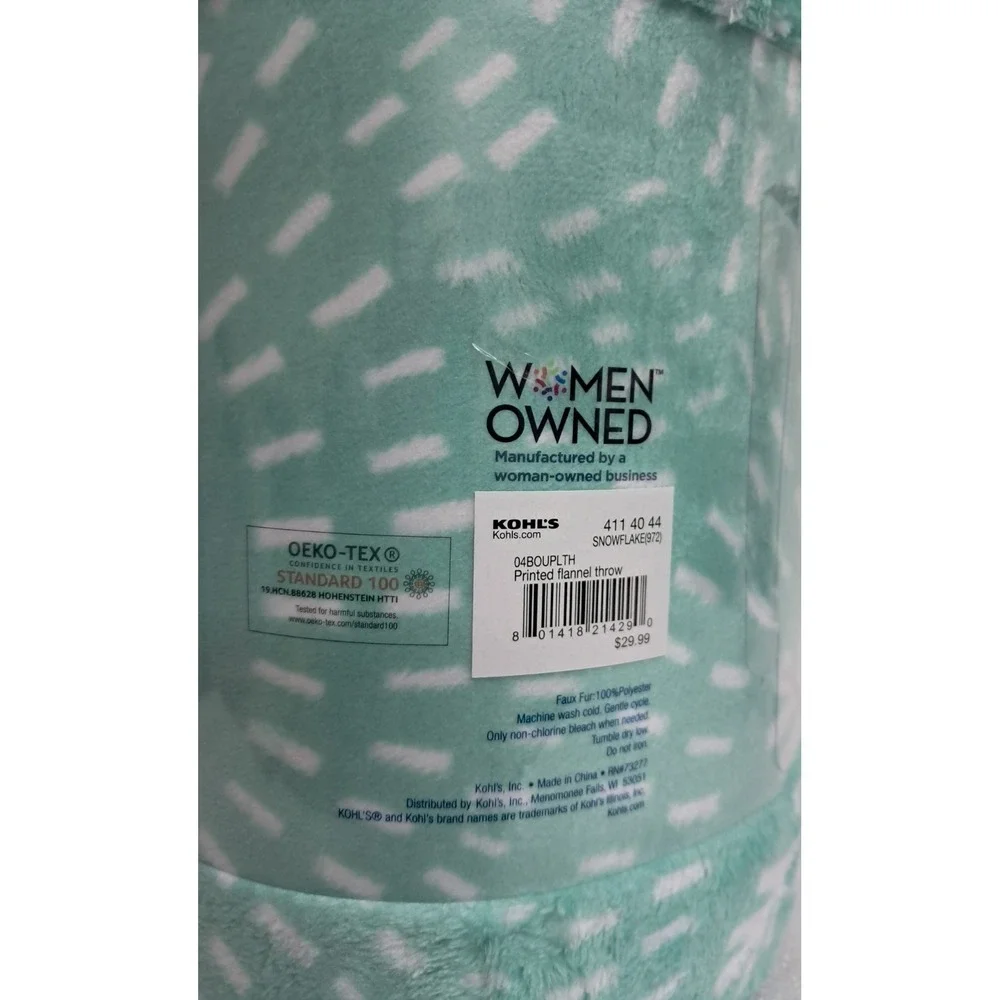 Christmas Plush Throw Blanket 5' x 6', Soft and Cozy,‎ Snowflakes, Lt Green